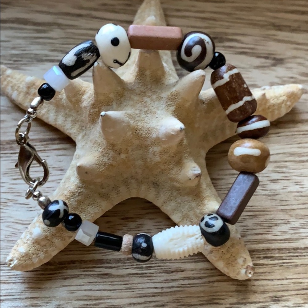 Bead bracelet